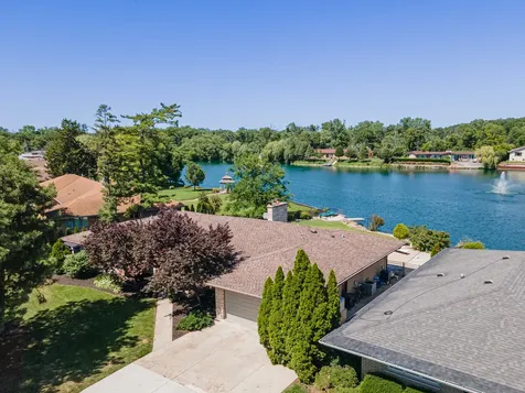 1866 Berry Lane Des Plaines IL 60018