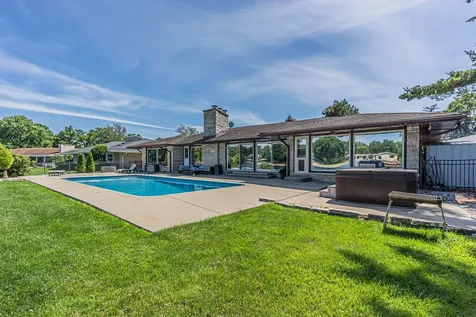 1866 Berry Lane Des Plaines IL 60018