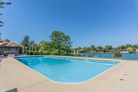 1866 Berry Lane Des Plaines IL 60018