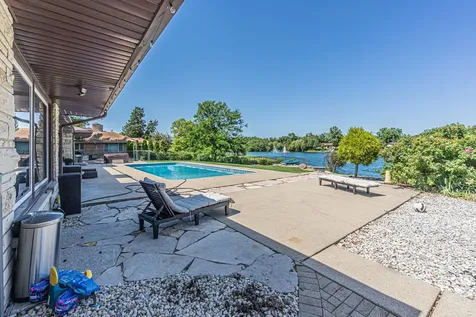 1866 Berry Lane Des Plaines IL 60018