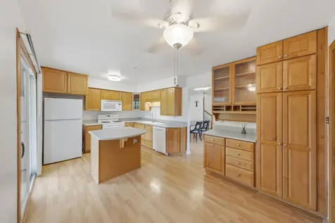 8401 West 85th Street Hickory Hills IL 60457