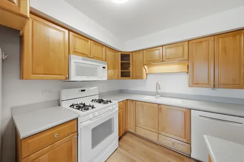 8401 West 85th Street Hickory Hills IL 60457