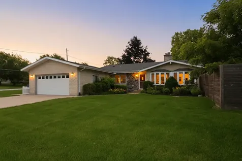 8401 West 85th Street Hickory Hills IL 60457