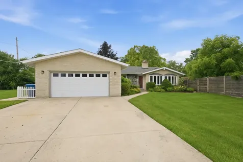 8401 West 85th Street Hickory Hills IL 60457