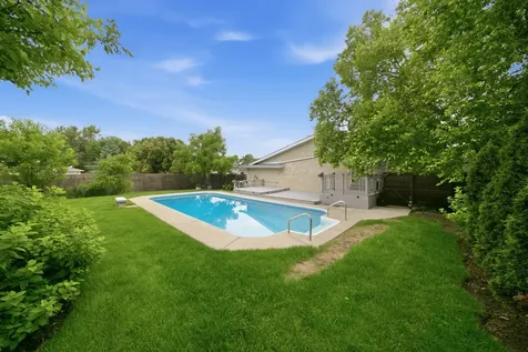 8401 West 85th Street Hickory Hills IL 60457