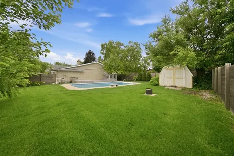 8401 West 85th Street Hickory Hills IL 60457