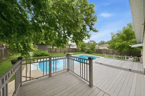 8401 West 85th Street Hickory Hills IL 60457