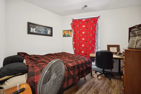 1045 West Cornelia Avenue Chicago IL 60657