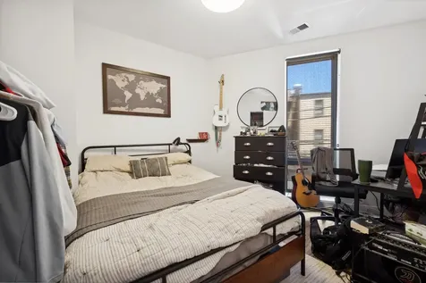 1045 West Cornelia Avenue Chicago IL 60657