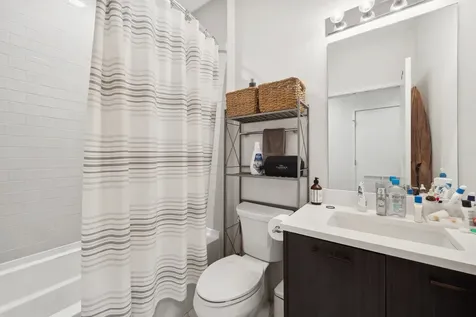 1045 West Cornelia Avenue Chicago IL 60657