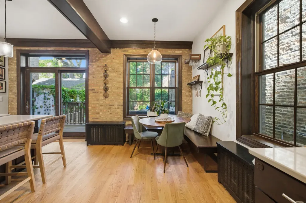 706 South Ada Street Chicago IL 60607