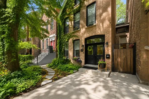 706 South Ada Street Chicago IL 60607