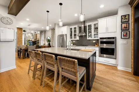 706 South Ada Street Chicago IL 60607