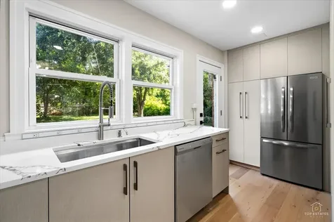 463 Longfellow Avenue Deerfield IL 60015