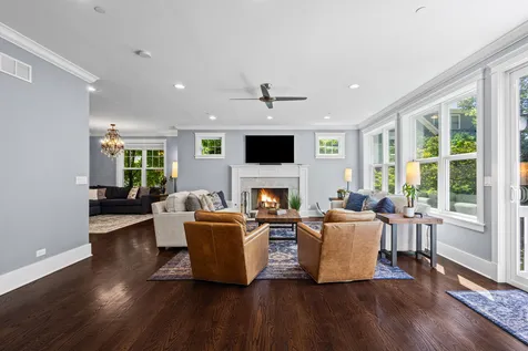 407 Lake Street Libertyville IL 60048