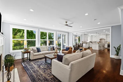 407 Lake Street Libertyville IL 60048