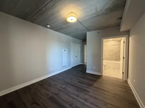 952 West Carmen Avenue Chicago IL 60640