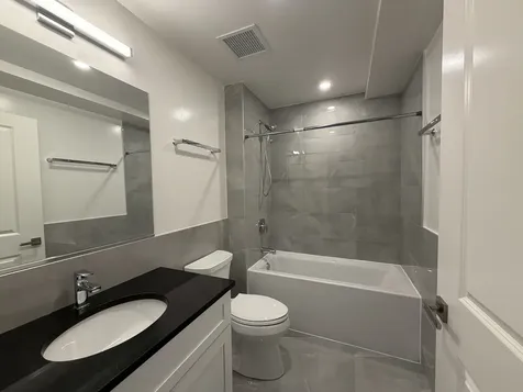 952 West Carmen Avenue Chicago IL 60640