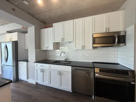 952 West Carmen Avenue Chicago IL 60640