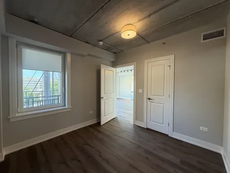 952 West Carmen Avenue Chicago IL 60640