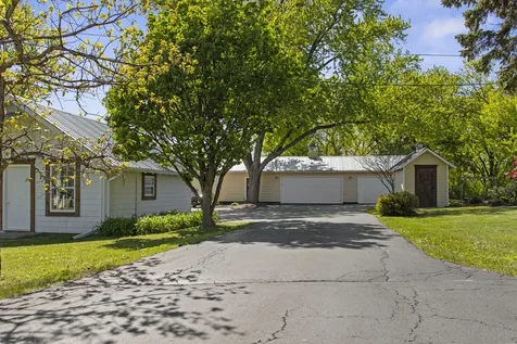 9909 Winn Road Spring Grove IL 60081