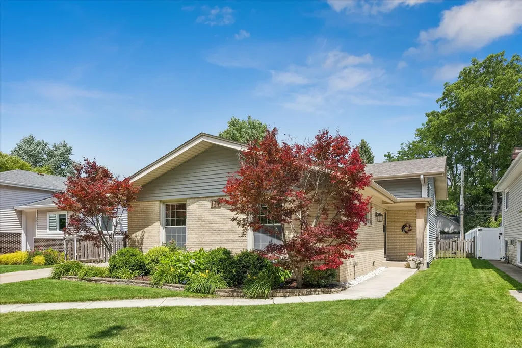 139 South Milton Avenue Glen Ellyn IL 60137