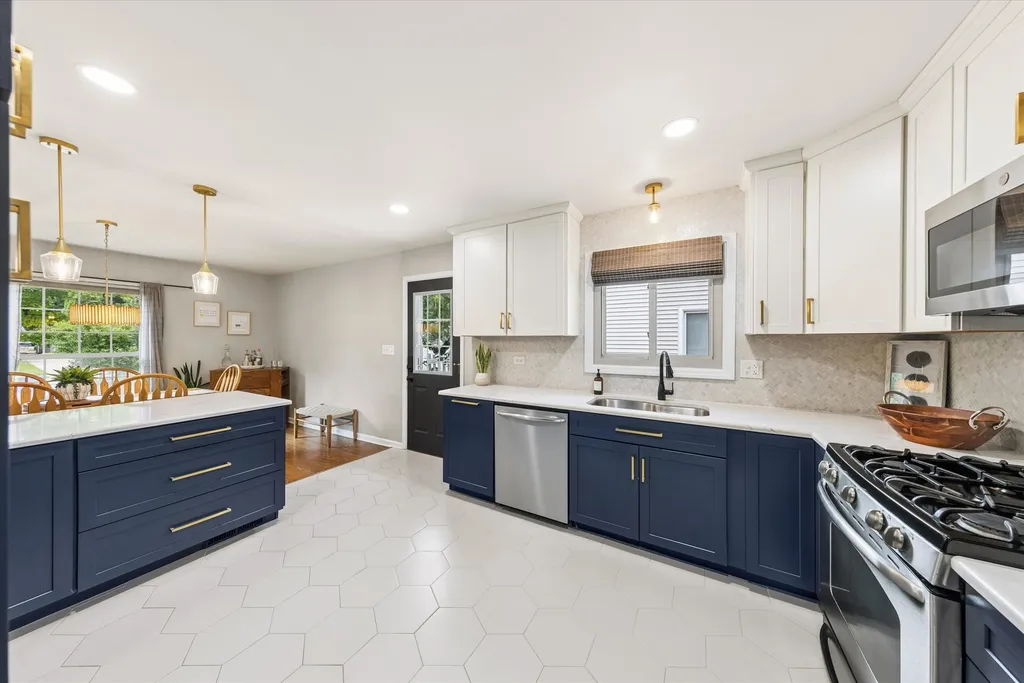 139 South Milton Avenue Glen Ellyn IL 60137
