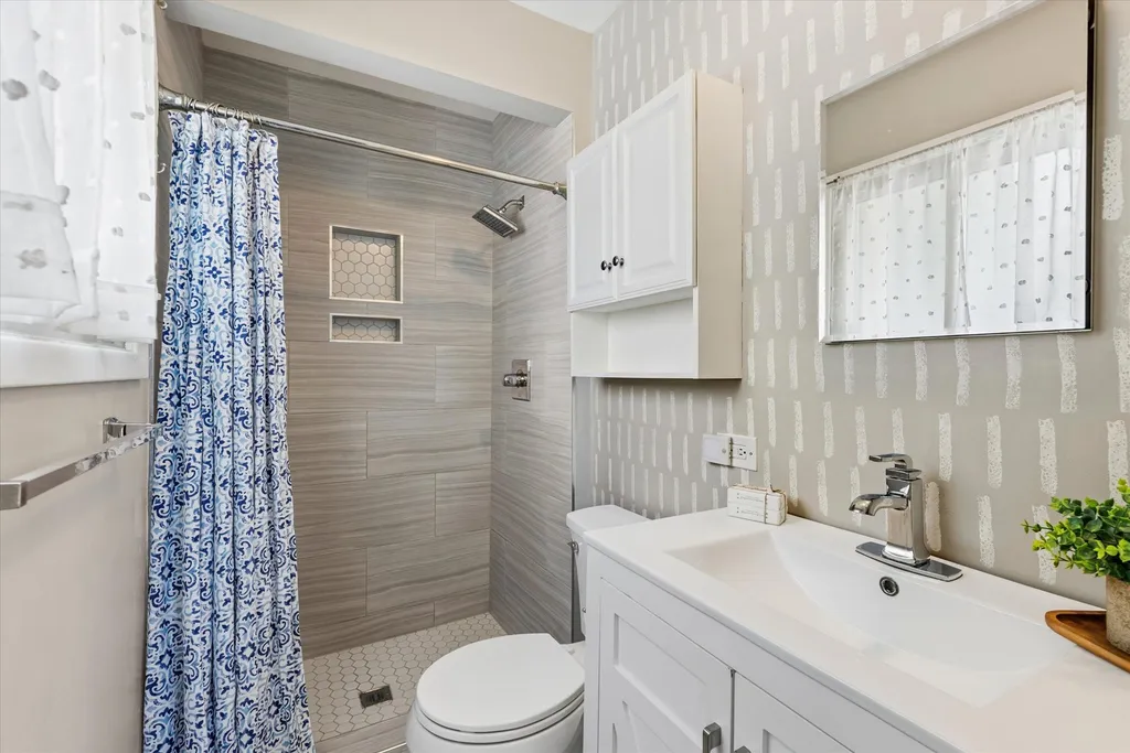 139 South Milton Avenue Glen Ellyn IL 60137