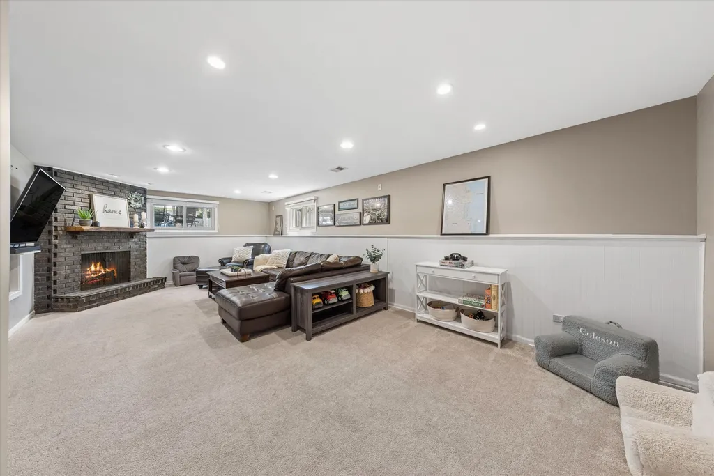 139 South Milton Avenue Glen Ellyn IL 60137