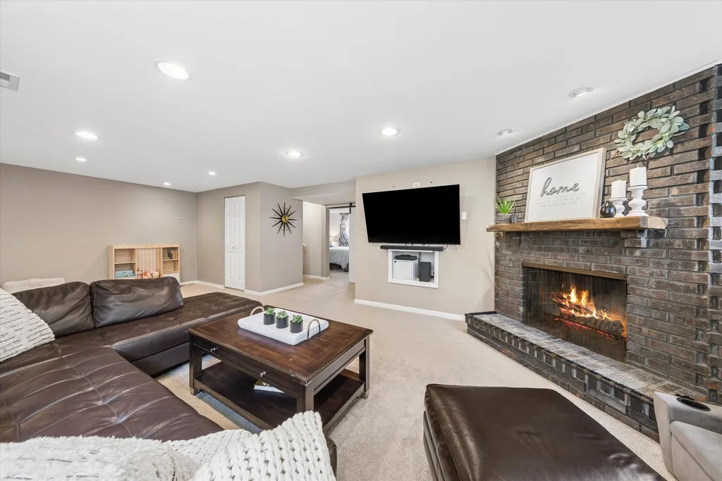 139 South Milton Avenue Glen Ellyn IL 60137