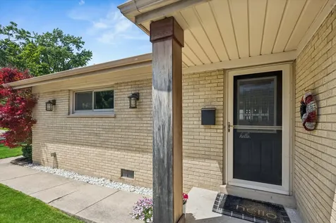 139 South Milton Avenue Glen Ellyn IL 60137