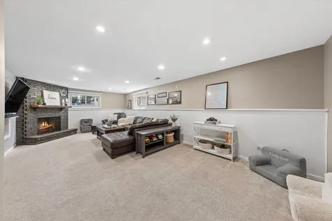 139 South Milton Avenue Glen Ellyn IL 60137