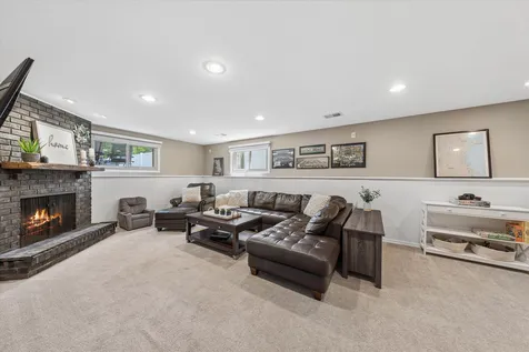 139 South Milton Avenue Glen Ellyn IL 60137