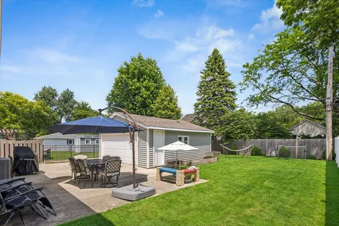 139 South Milton Avenue Glen Ellyn IL 60137