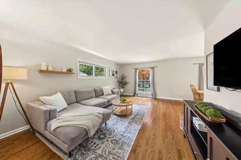 139 South Milton Avenue Glen Ellyn IL 60137