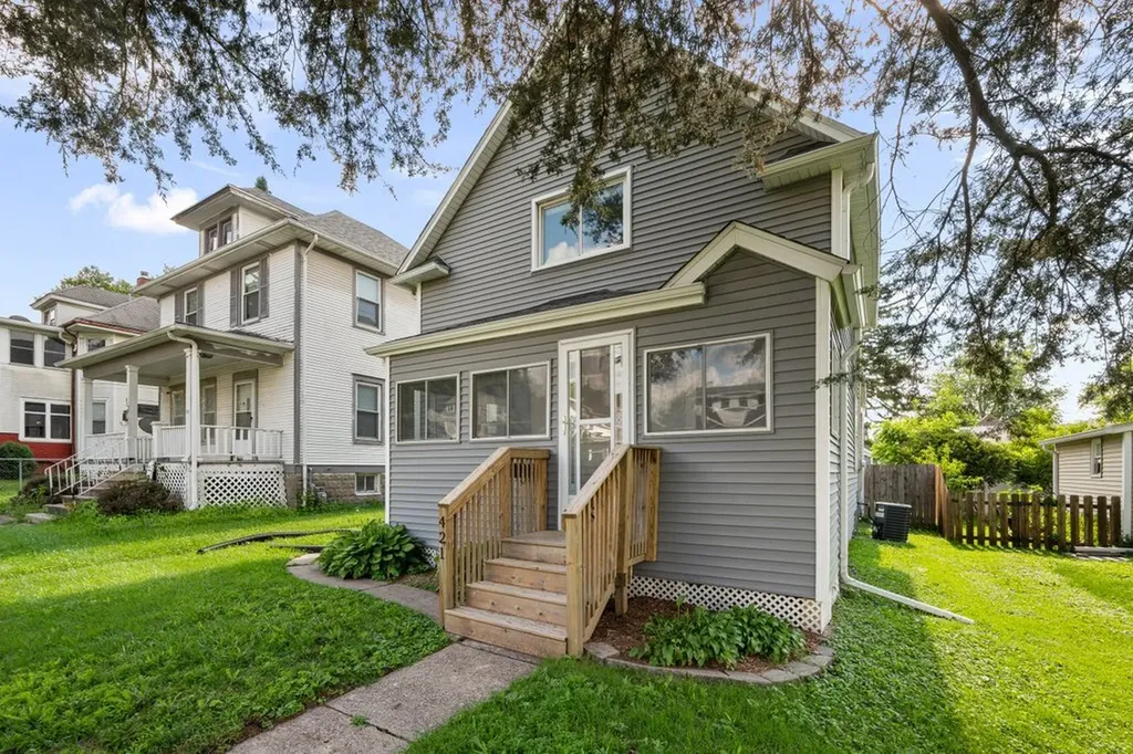 421 39TH Street Moline IL 61265