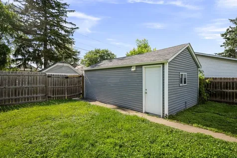 421 39TH Street Moline IL 61265