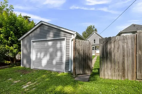 421 39TH Street Moline IL 61265