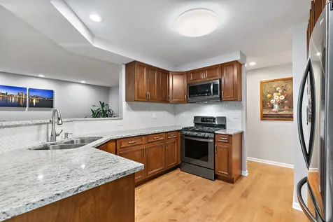 246 Lynwood Lane Bloomingdale IL 60108
