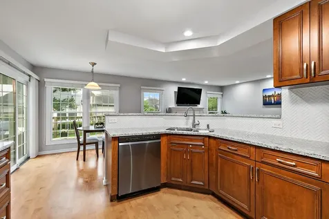 246 Lynwood Lane Bloomingdale IL 60108