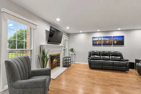 246 Lynwood Lane Bloomingdale IL 60108