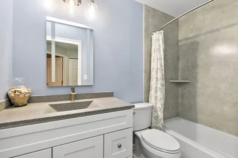 246 Lynwood Lane Bloomingdale IL 60108