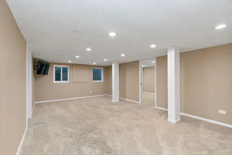 246 Lynwood Lane Bloomingdale IL 60108