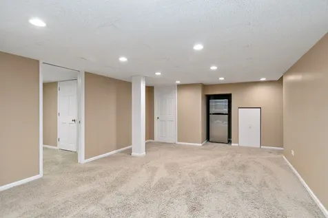 246 Lynwood Lane Bloomingdale IL 60108