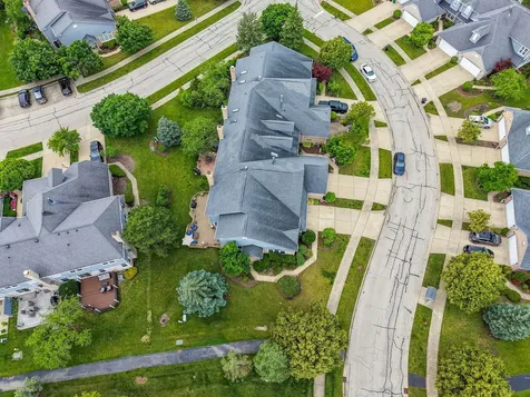 246 Lynwood Lane Bloomingdale IL 60108