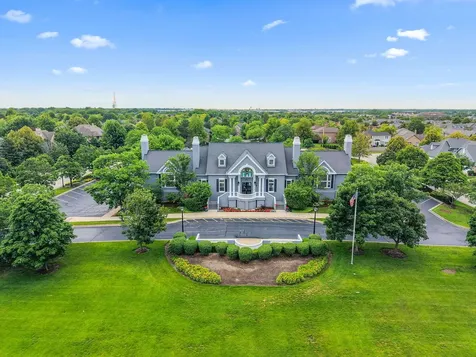 246 Lynwood Lane Bloomingdale IL 60108