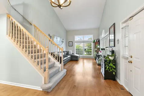 246 Lynwood Lane Bloomingdale IL 60108