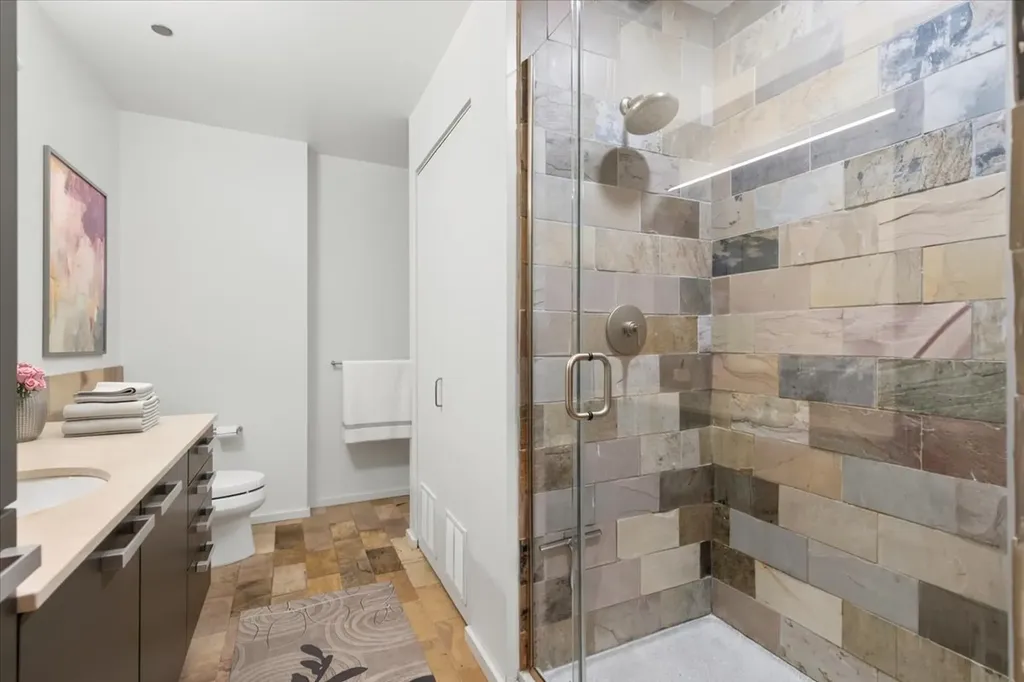 550 North St Clair Street Chicago IL 60611
