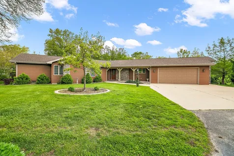 27 Birchwood Lane St. Anne IL 60964