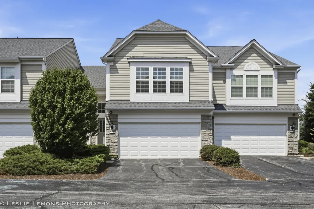 337 Devoe Drive Oswego IL 60543